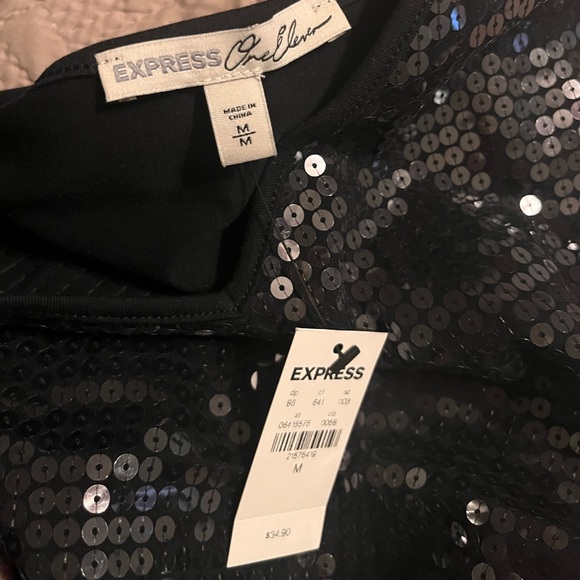 New sequin top - Picture 2 of 3